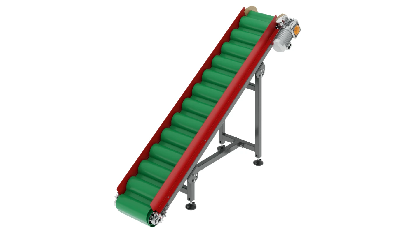 Rendering 3D nachylonego przenośnika taśmowego z zielonymi rolkami w kształcie fali, czerwonymi osłonami bocznymi i metalową ramą z silnikiem zamocowanym na górnym końcu.